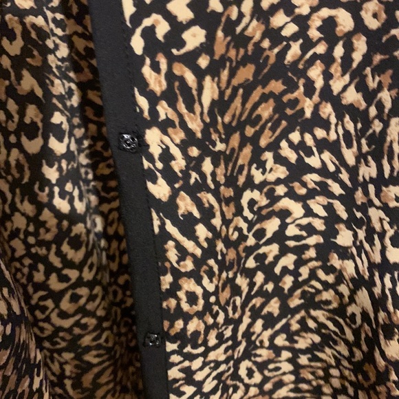 Sleeveless leopard print blouse with black trim size small - Picture 14 of 14
